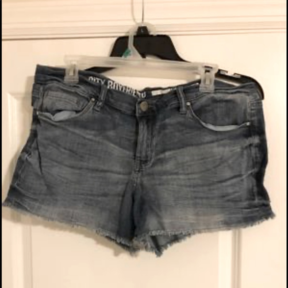 Dkny boyfriend Jean shorts